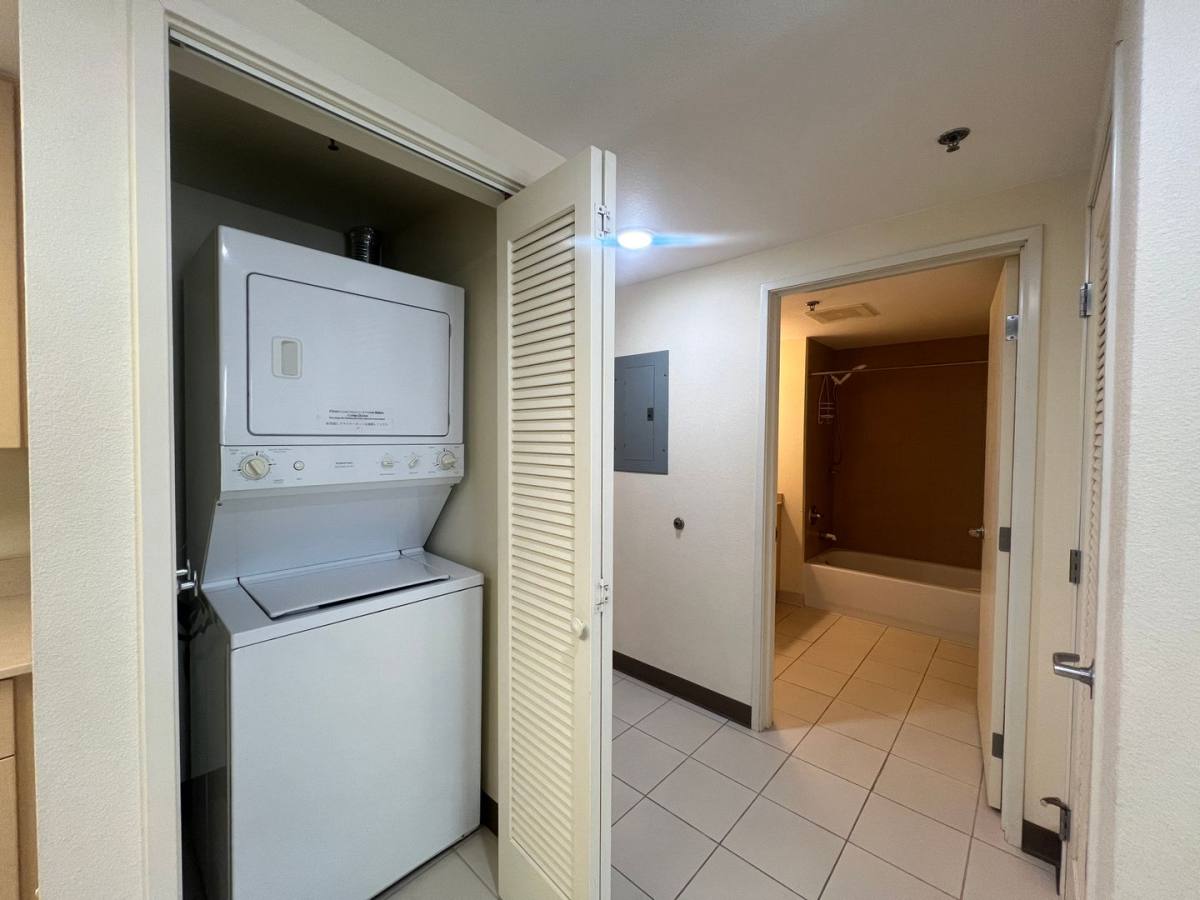Apartment for rent at 2055 Ala Wai Blvd, Honolulu, HI 96815