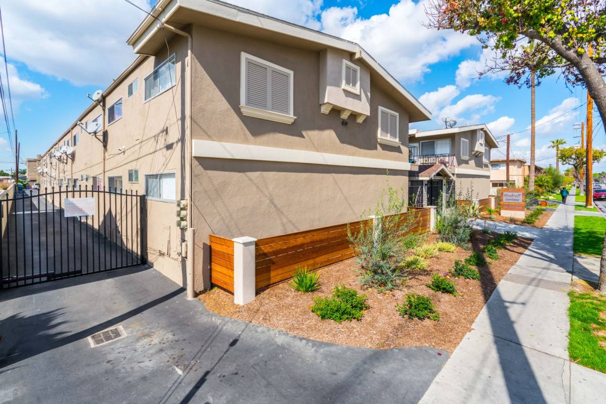 Apartment for rent at 16275 Woodruff Ave, Bellflower, CA 90706