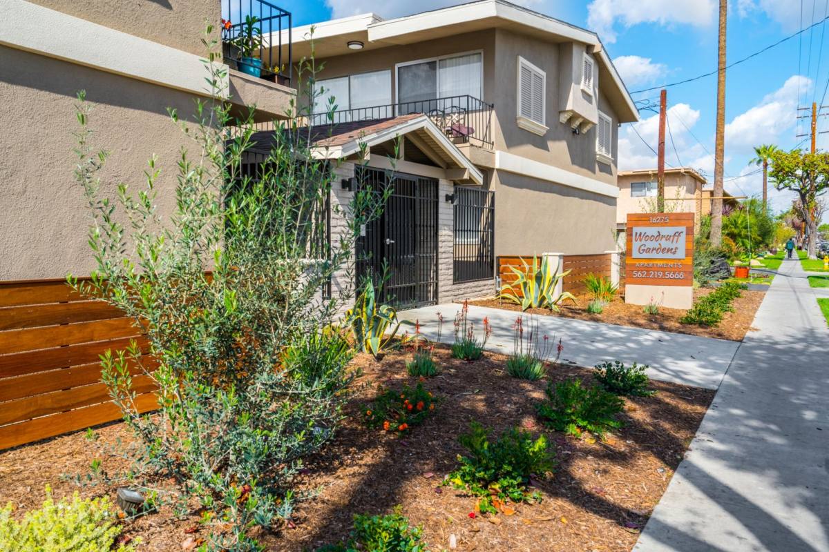 Apartment for rent at 16275 Woodruff Ave, Bellflower, CA 90706