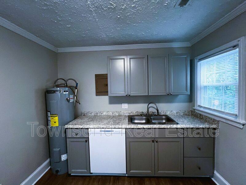 Apartment for rent at 217-4 N Virginia Ave, Fayetteville, NC 28305