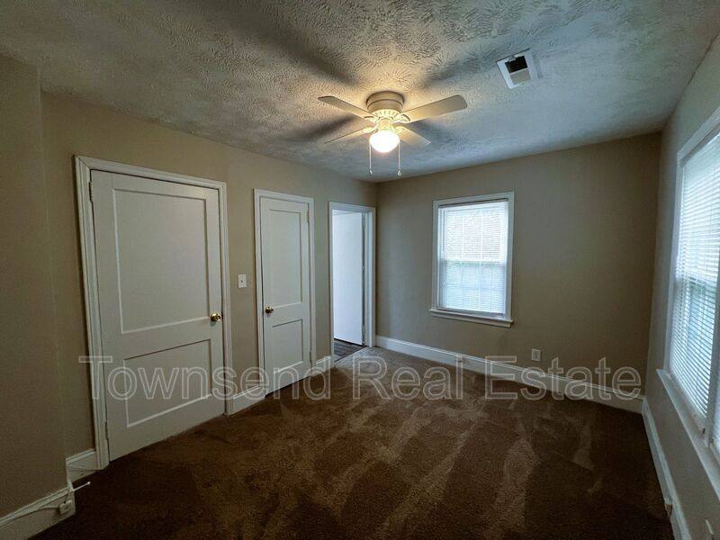 Apartment for rent at 217-4 N Virginia Ave, Fayetteville, NC 28305