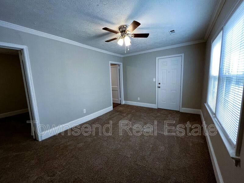 Apartment for rent at 217-4 N Virginia Ave, Fayetteville, NC 28305