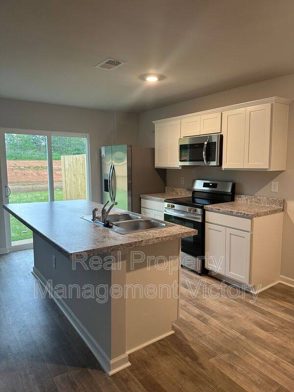 Townhouse for rent at 134 Marina Dr, Lincoln, AL 35096