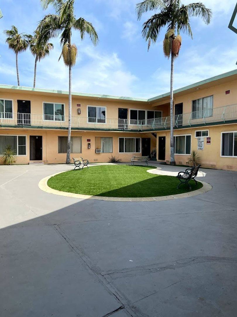 Apartment for rent at 4534 Pinafore St, Los Angeles, CA 90008