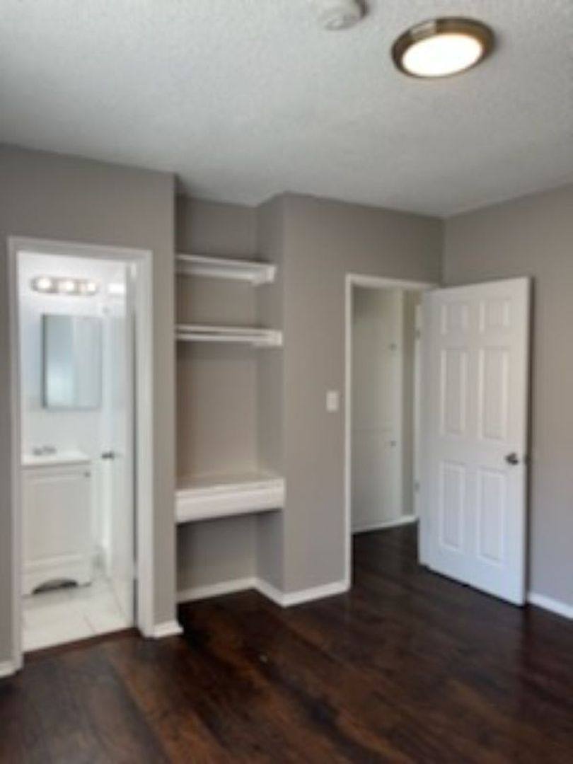 Apartment for rent at 4534 Pinafore St, Los Angeles, CA 90008