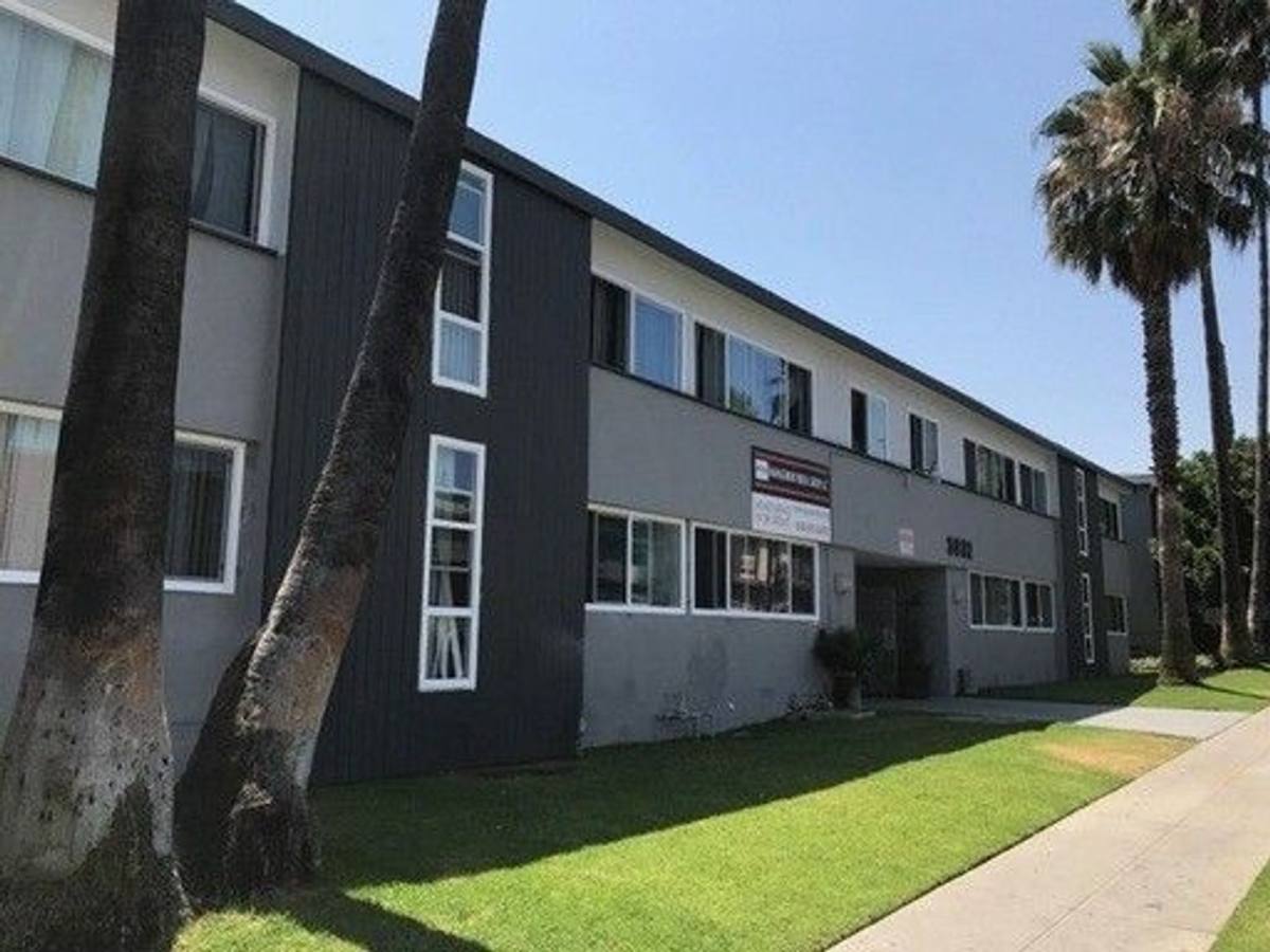 Apartment for rent at 3932 Stevely Ave, Los Angeles, CA 90008