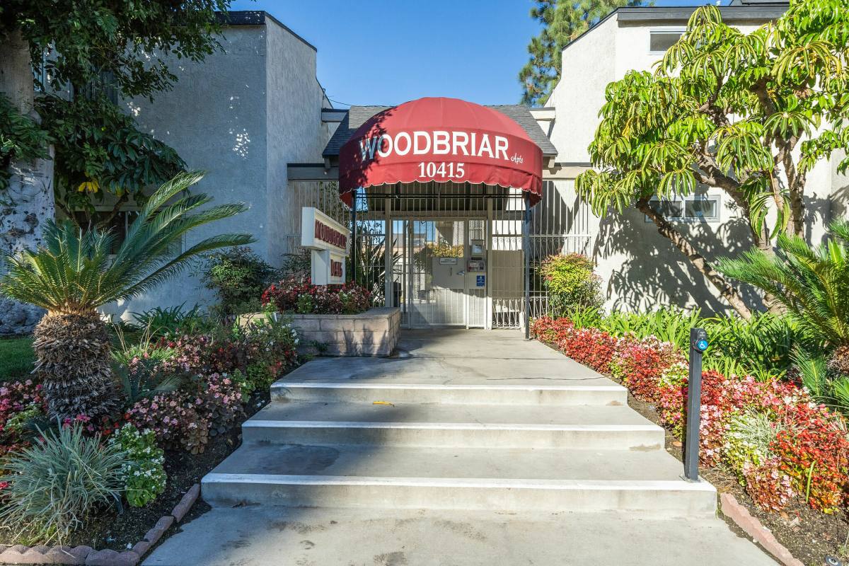 Apartment for rent at 10415 Paramount Blvd, Downey, CA 90241