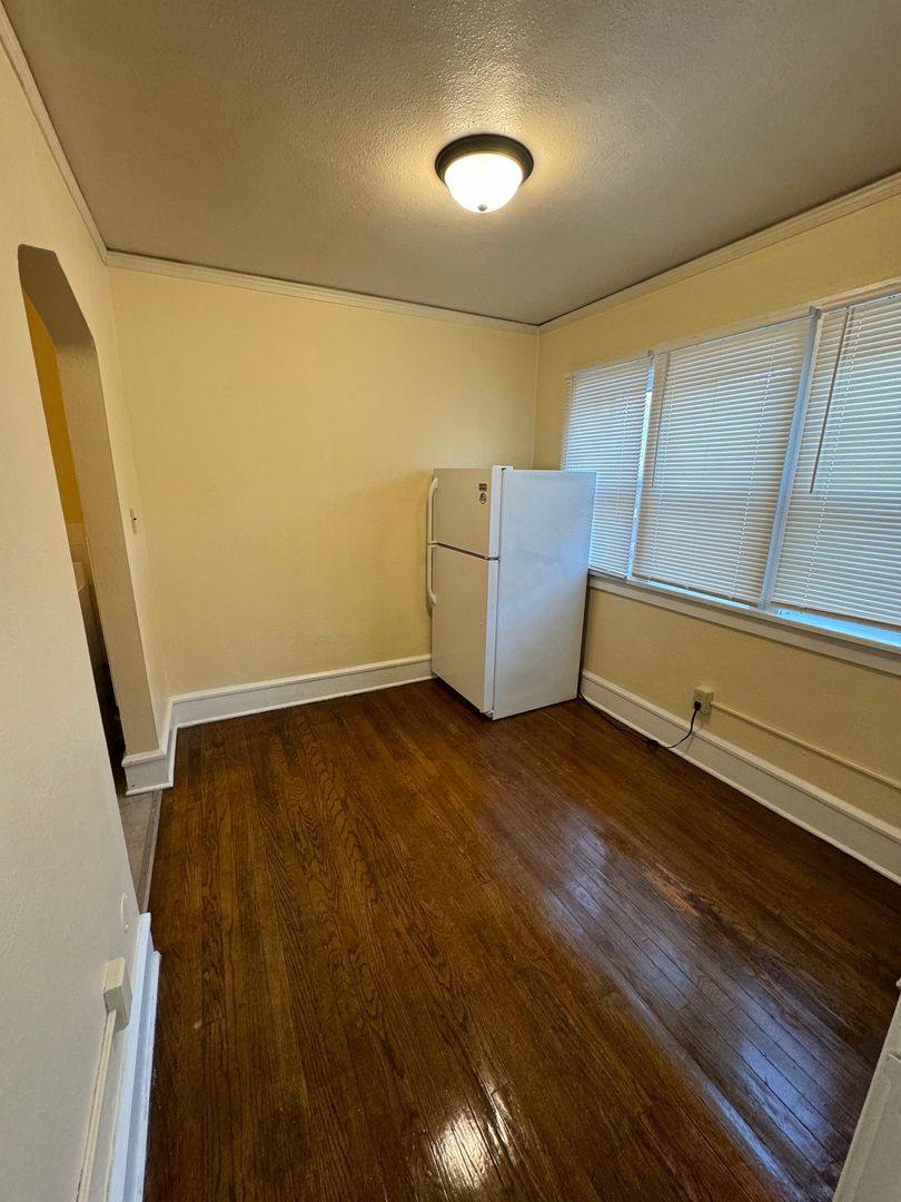 Apartment for rent at 939 N Church St, Rockford, IL 61103