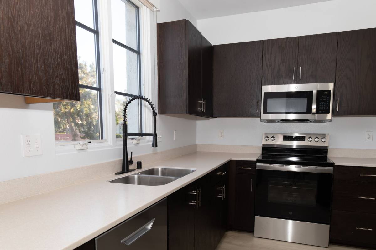 Apartment for rent at 72 W Santa Clara St, Ventura, CA 93001