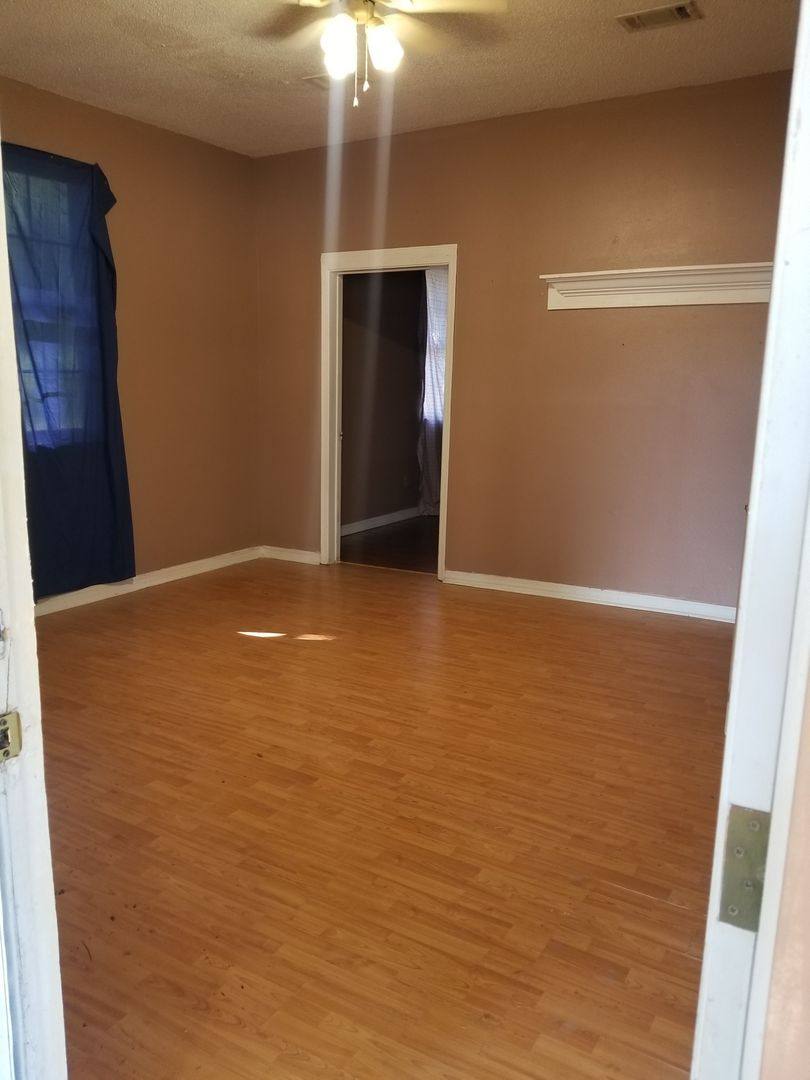 House for rent at 398 N Spring St, Crestview, FL 32536