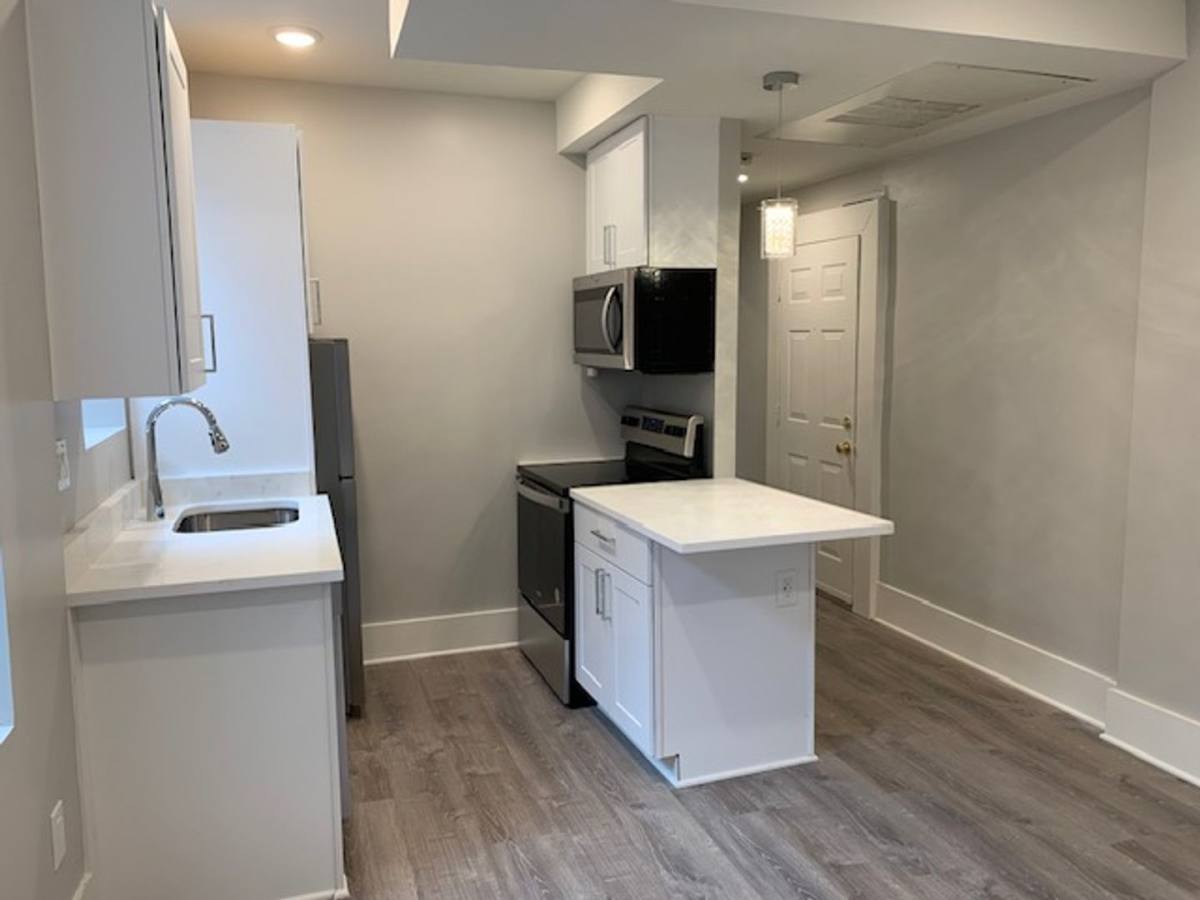 Apartment for rent at 1409 15th St NW, Washington, DC 20005