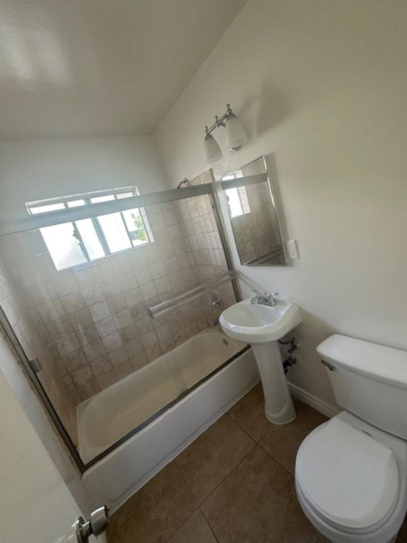 Apartment for rent at 3626 Keystone Ave, Los Angeles, CA 90034