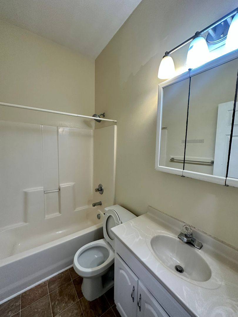Apartment for rent at 366 S Broadway Park, Lexington, KY 40504
