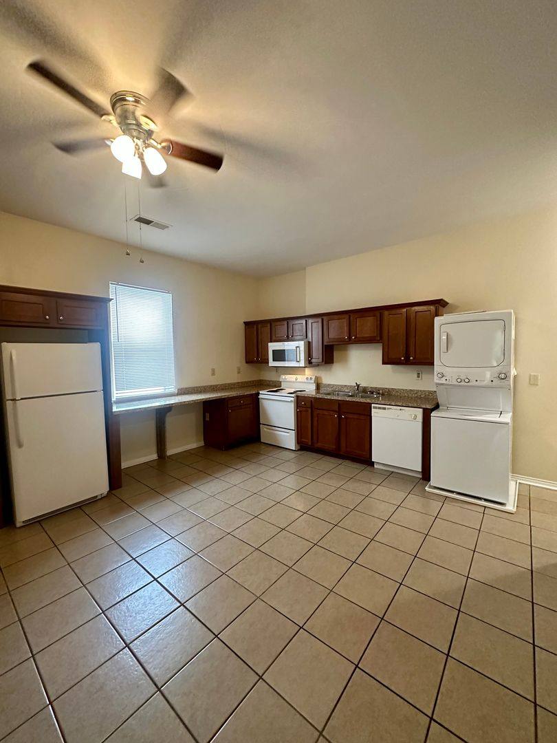 Apartment for rent at 366 S Broadway Park, Lexington, KY 40504