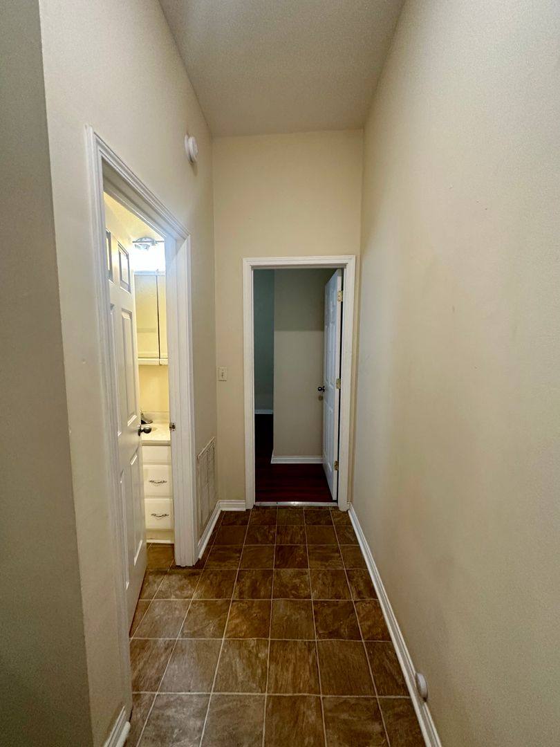 Apartment for rent at 366 S Broadway Park, Lexington, KY 40504