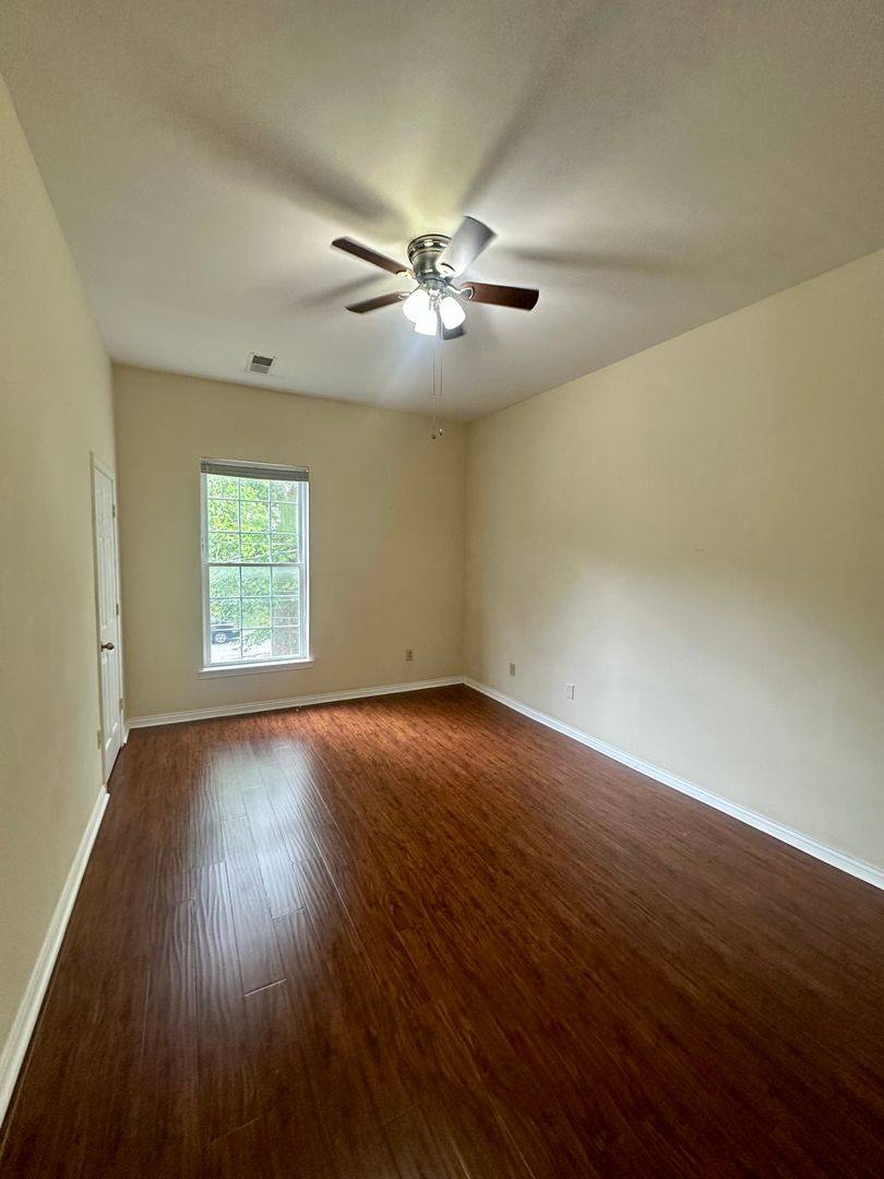 Apartment for rent at 366 S Broadway Park, Lexington, KY 40504
