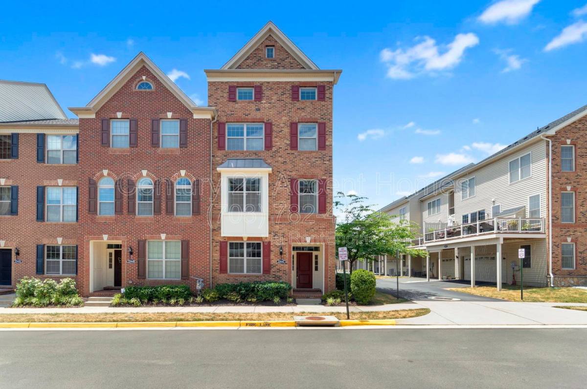 Townhouse for rent at 22447 Norwalk Square, Ashburn, VA 20148