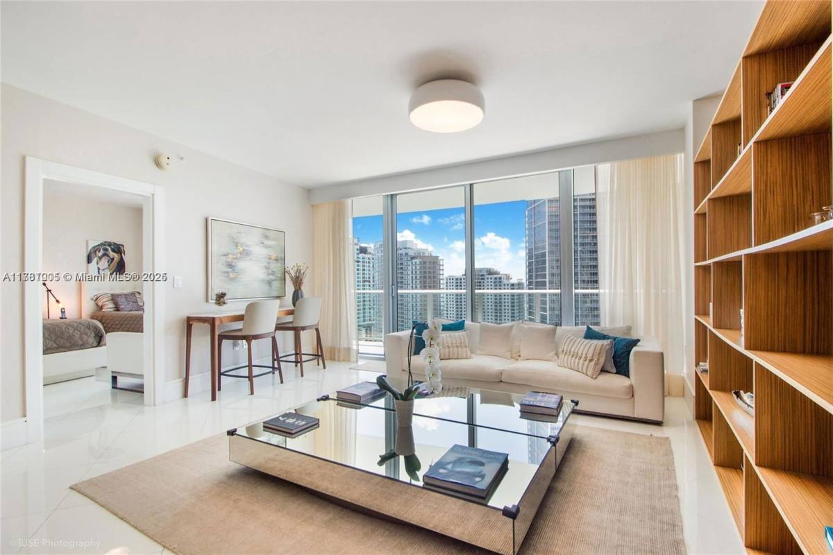 Apartment for rent at 200 Biscayne Blvd Way #3108, Miami, FL 33131