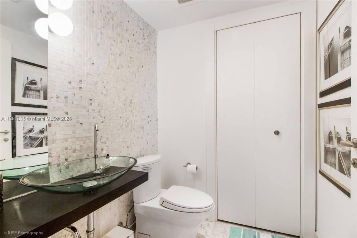 Apartment for rent at 200 Biscayne Blvd Way #3108, Miami, FL 33131
