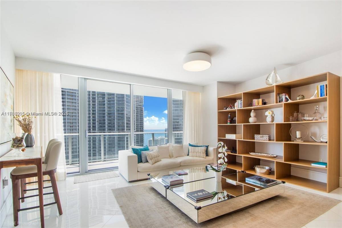 Apartment for rent at 200 Biscayne Blvd Way #3108, Miami, FL 33131
