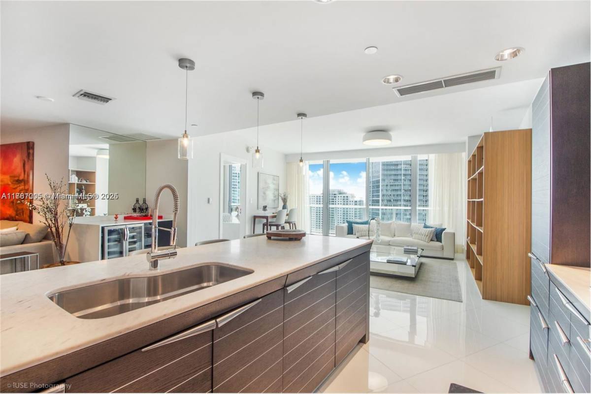 Apartment for rent at 200 Biscayne Blvd Way #3108, Miami, FL 33131