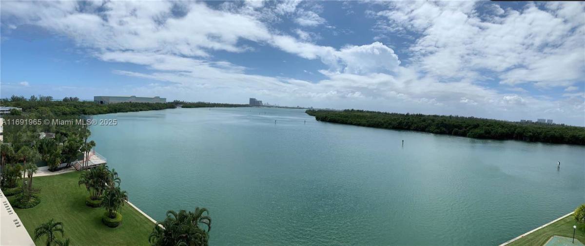 Apartment for rent at 500 Bayview Dr #620, North Miami Beach, FL 33160