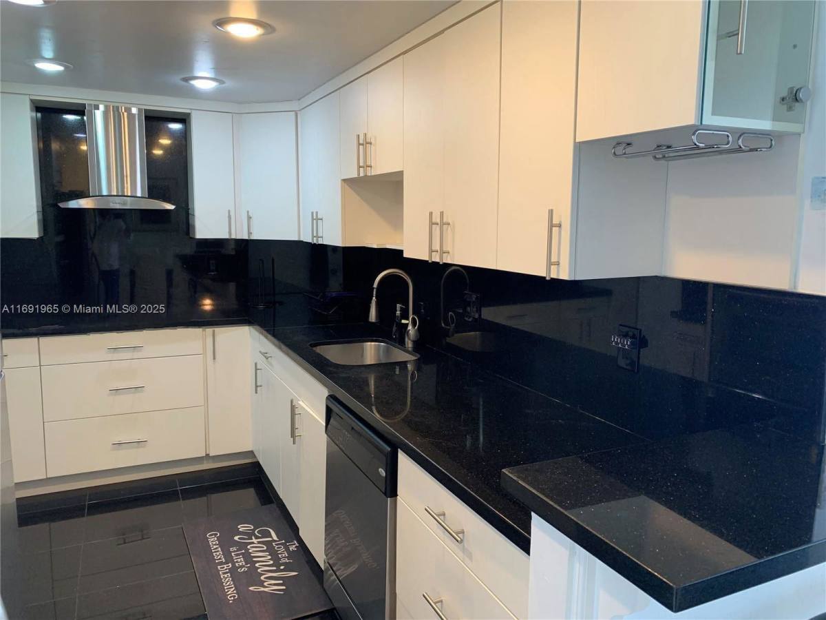 Apartment for rent at 500 Bayview Dr #620, North Miami Beach, FL 33160
