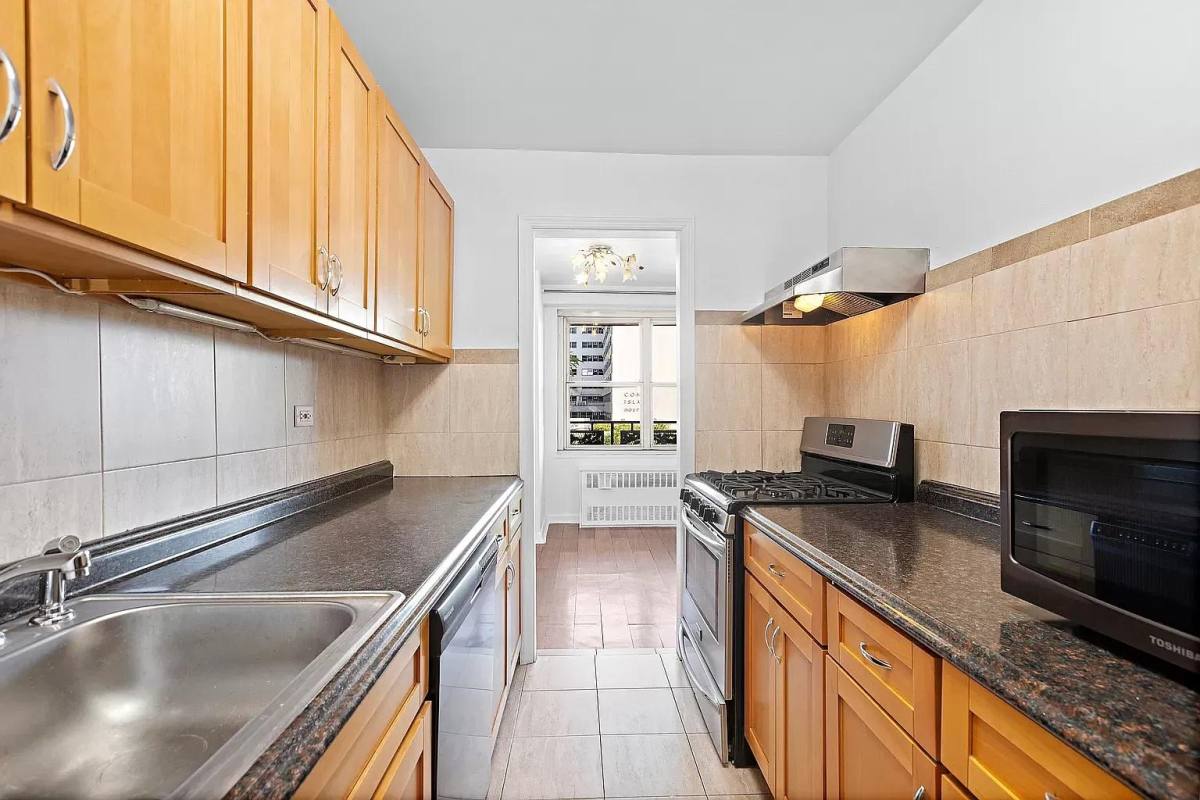 2650 Ocean Parkway #3L, Brooklyn, NY 11235