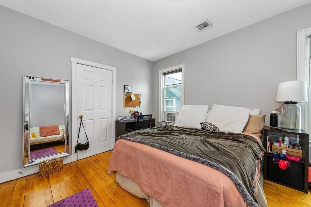 Apartment for rent at 22 Euston St #I2, Brookline, MA 02446