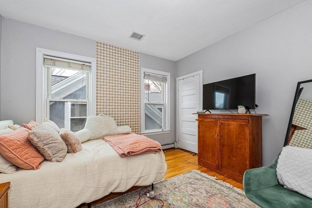 Apartment for rent at 22 Euston St #I2, Brookline, MA 02446