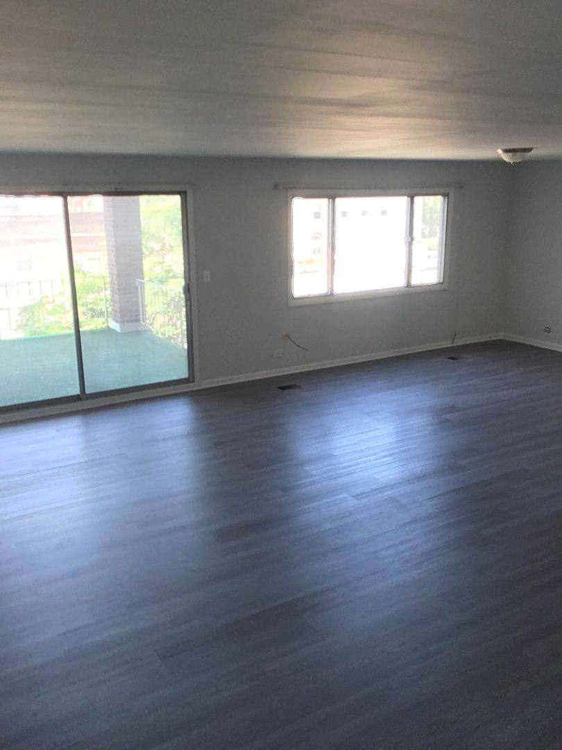 Apartment for rent at 800 Oak St, Winnetka, IL 60093