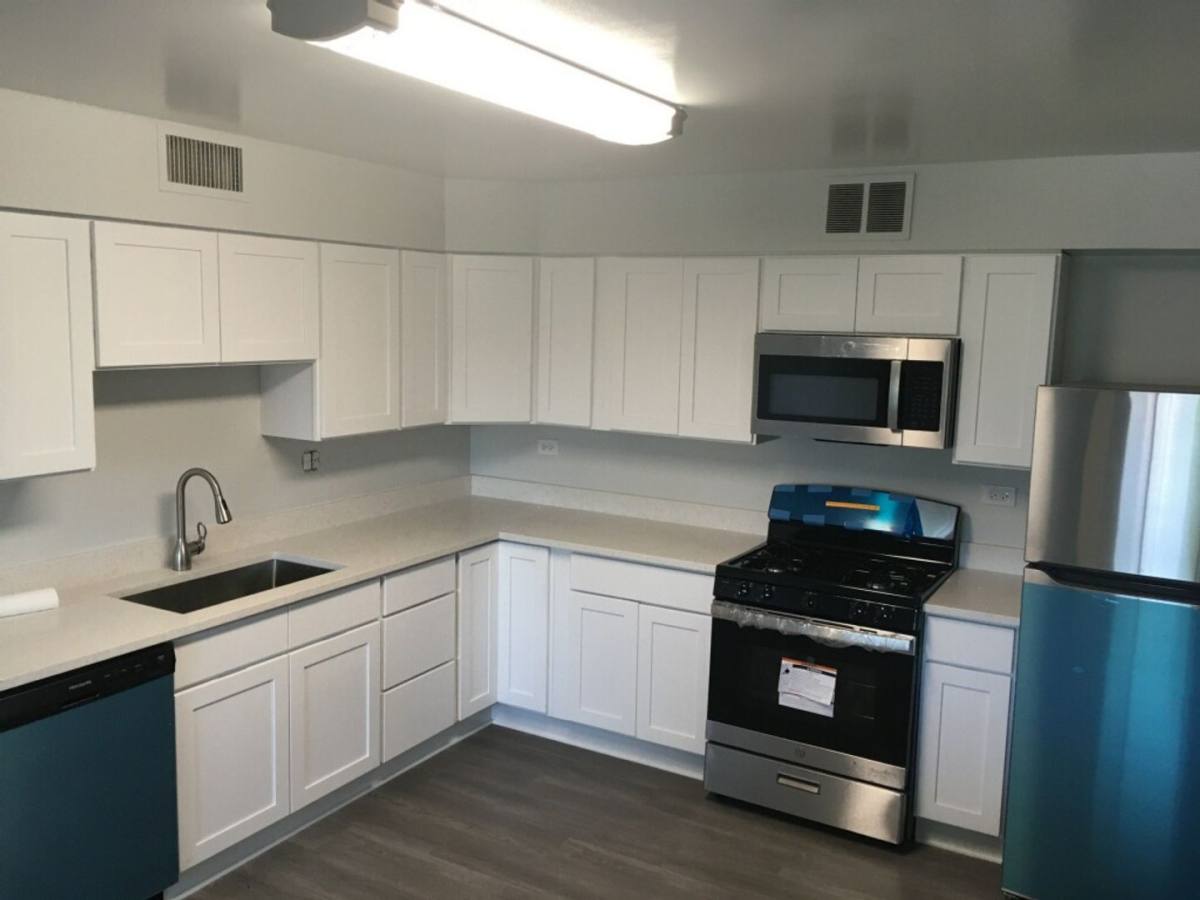 Apartment for rent at 800 Oak St, Winnetka, IL 60093