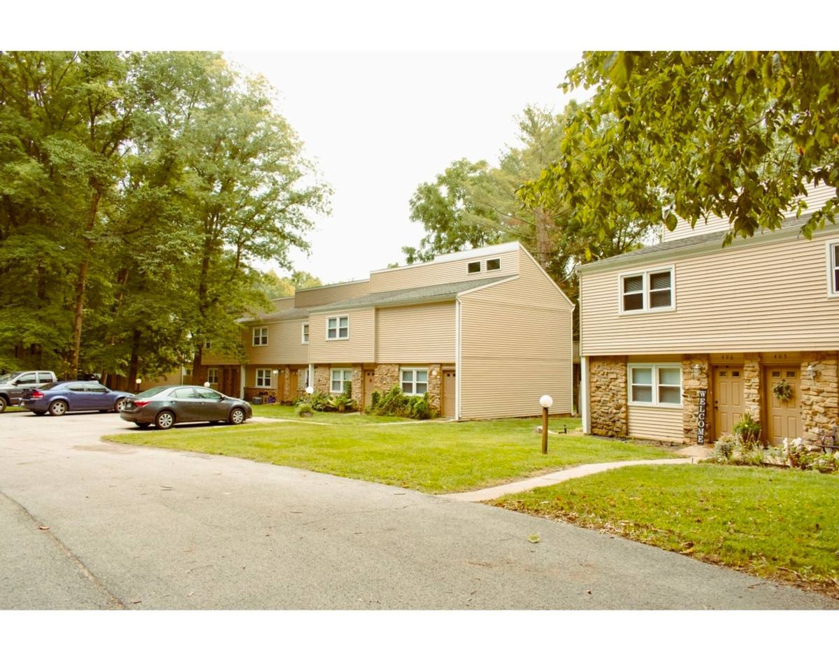 Townhouse for rent at 300 E 261 S, Kokomo, IN 46902