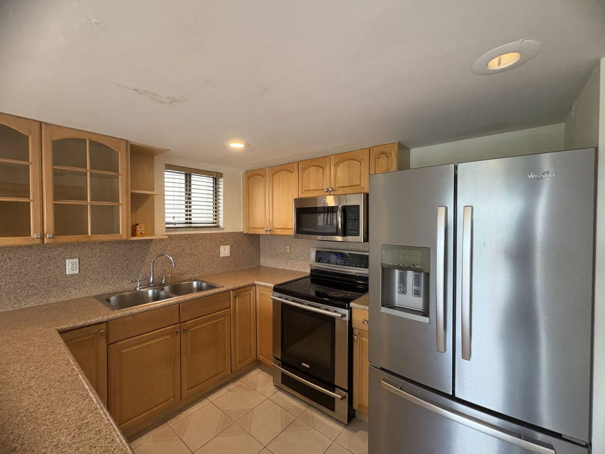 Townhouse for rent at 5625 W 26th Court #201, Hialeah, FL 33016