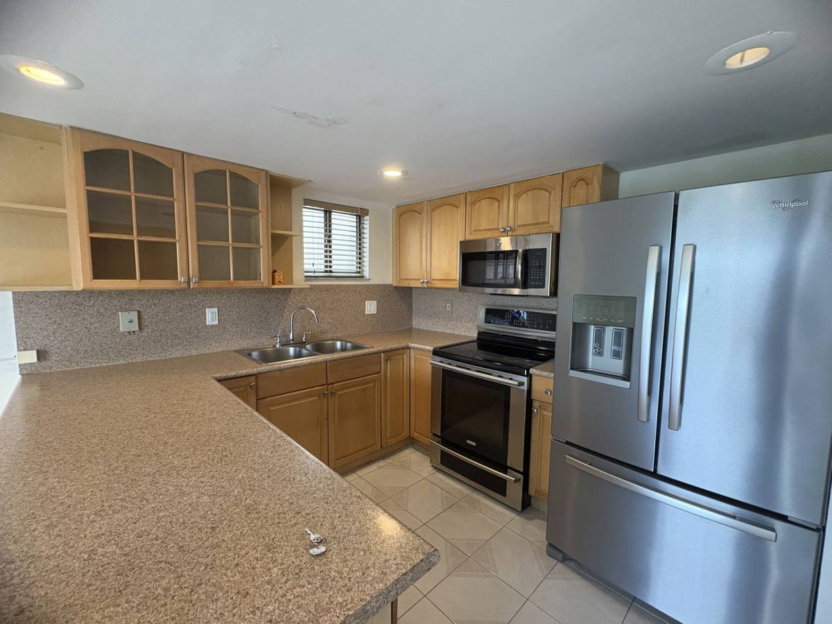 Townhouse for rent at 5625 W 26th Court #201, Hialeah, FL 33016