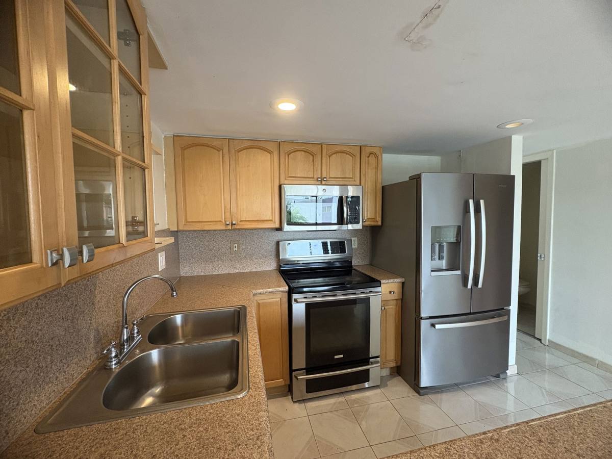 Townhouse for rent at 5625 W 26th Court #201, Hialeah, FL 33016