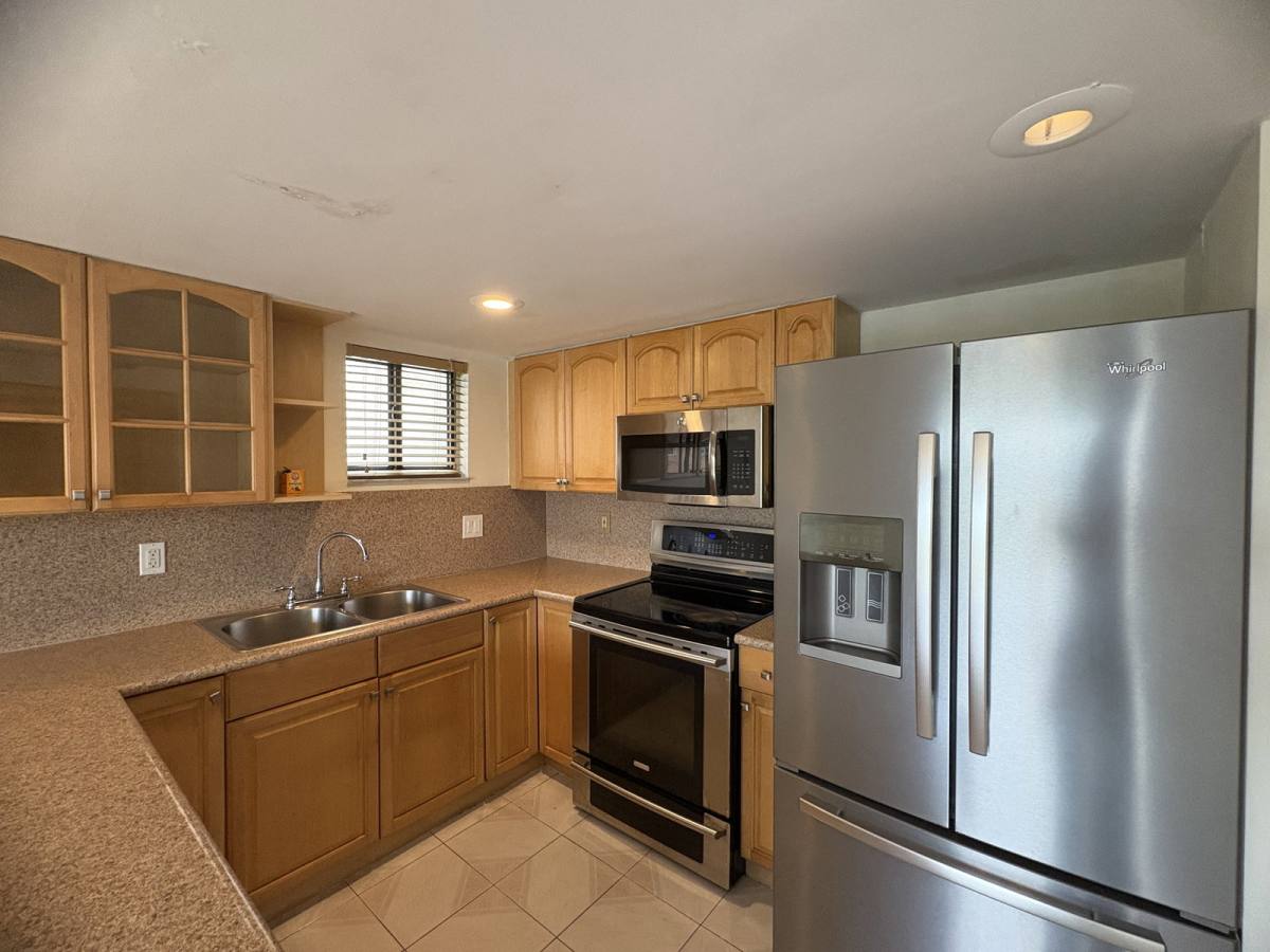 Townhouse for rent at 5625 W 26th Court #201, Hialeah, FL 33016