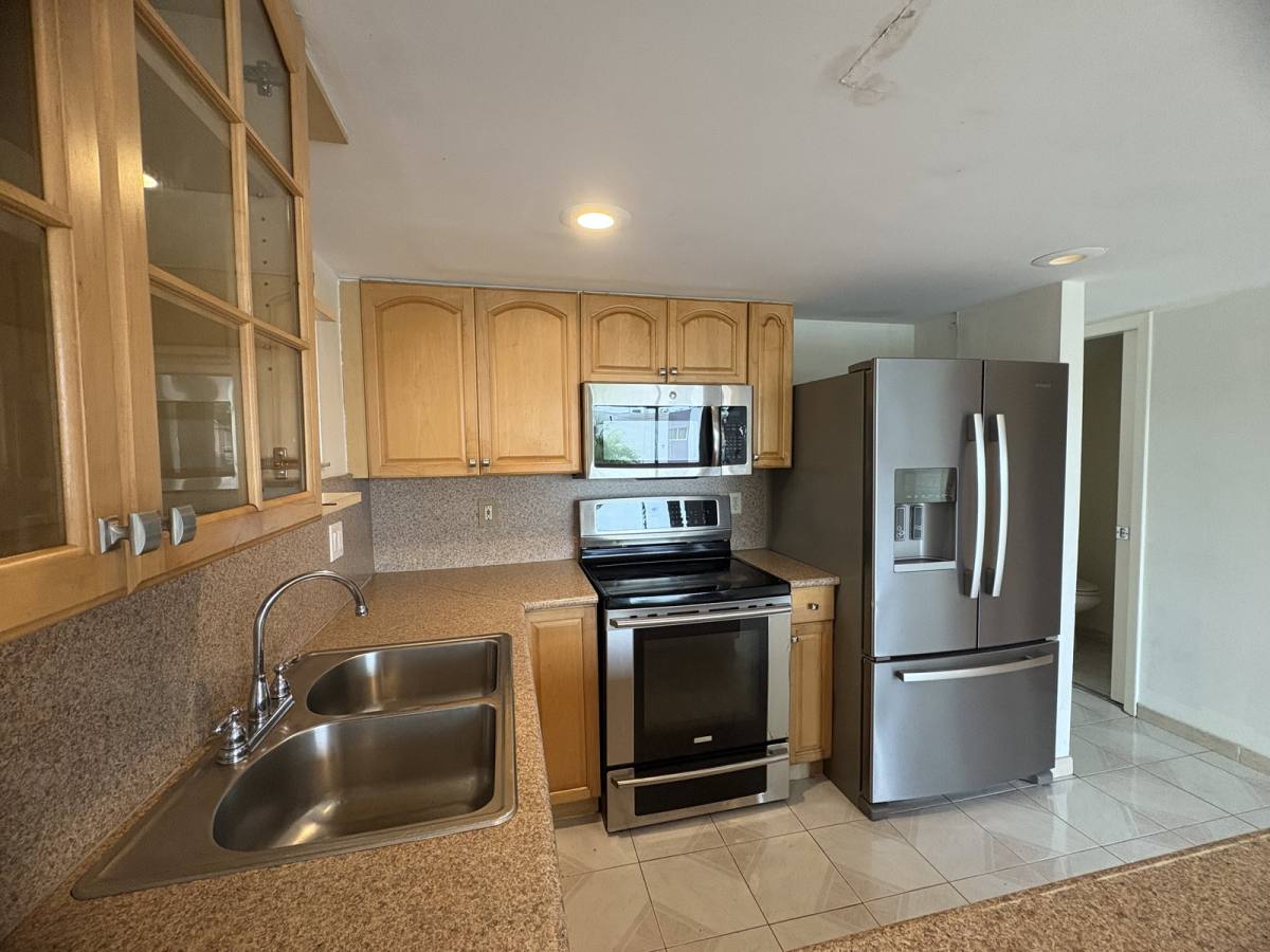 Townhouse for rent at 5625 W 26th Court #201, Hialeah, FL 33016