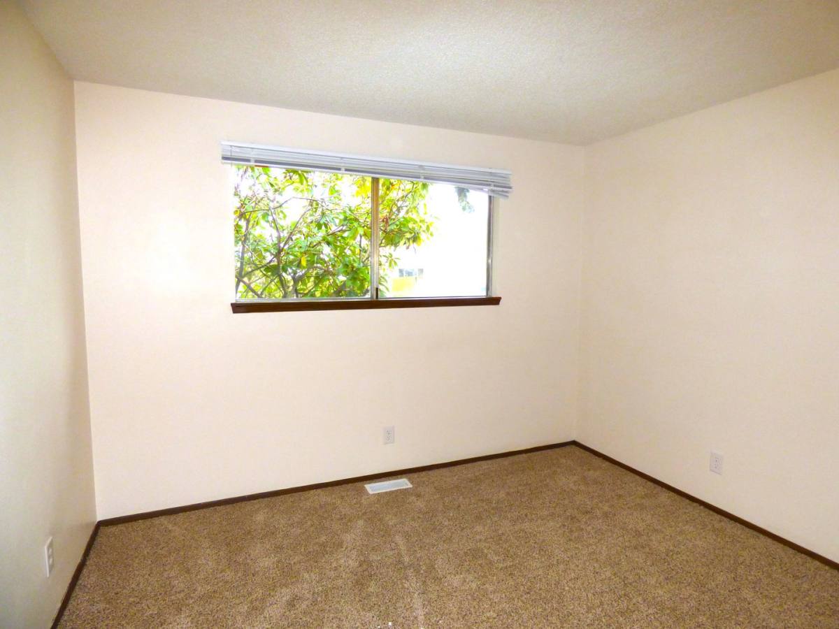 House for rent at 4824 Falcon Court NE, Salem, OR 97305