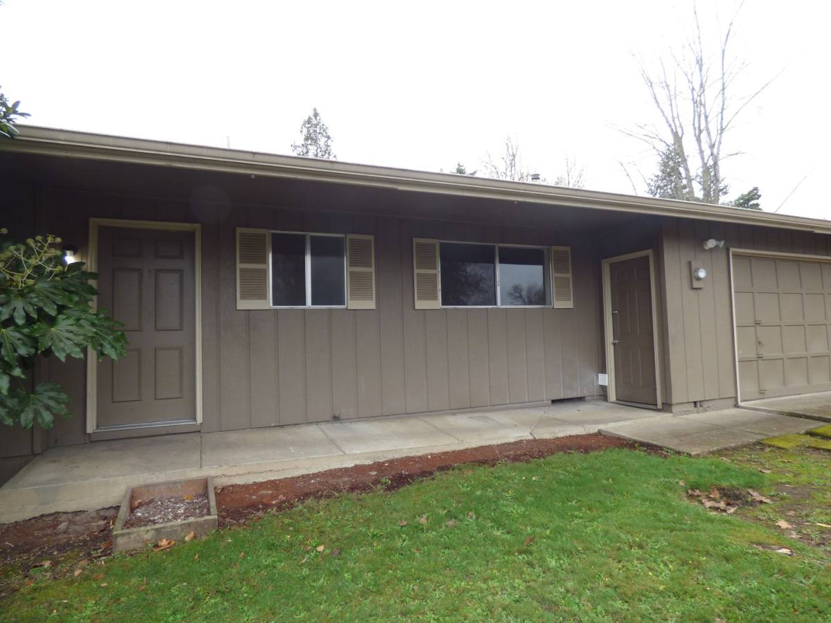 House for rent at 4824 Falcon Court NE, Salem, OR 97305