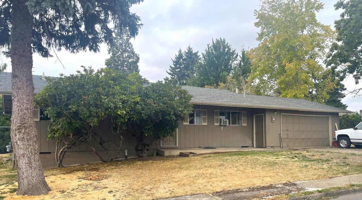 House for rent at 4824 Falcon Court NE, Salem, OR 97305