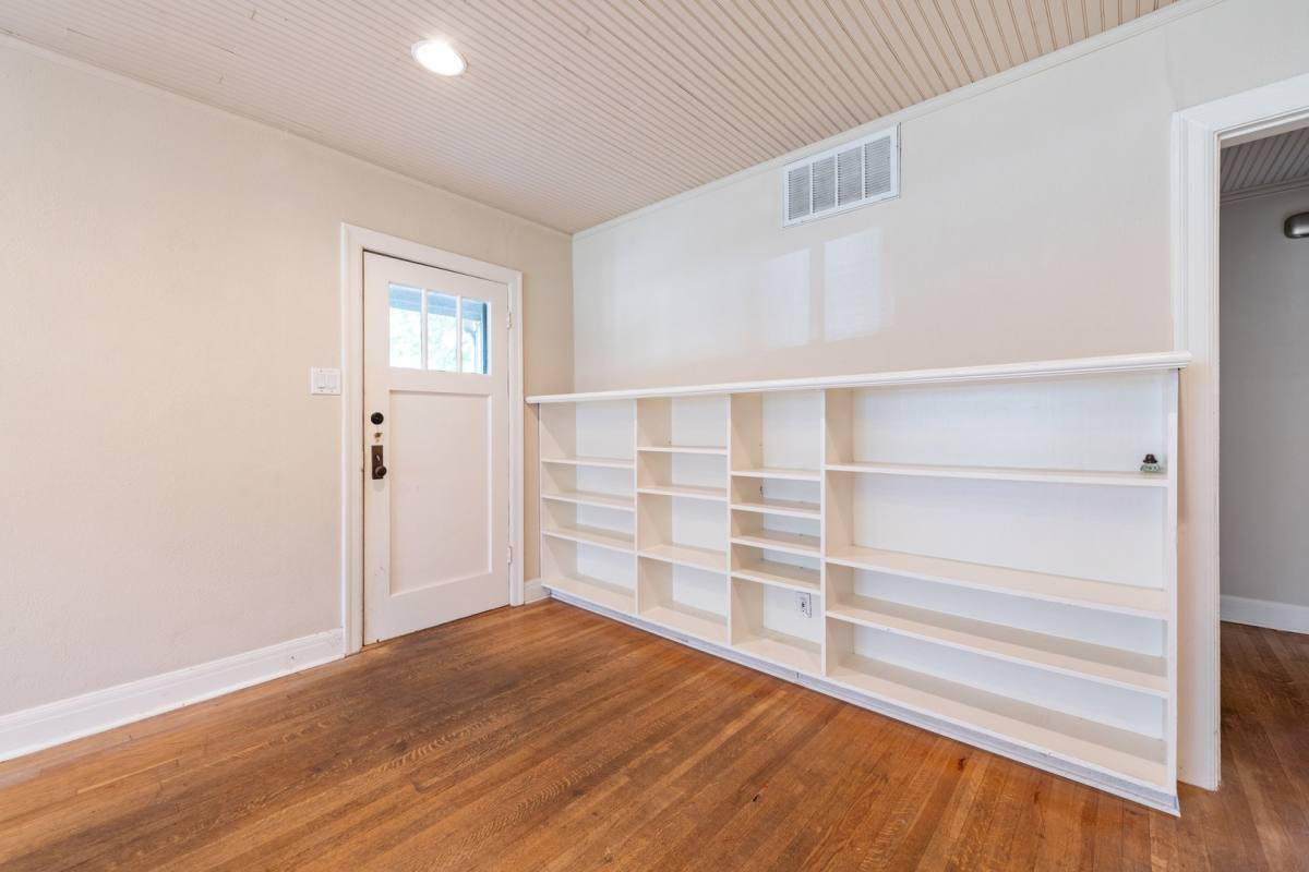 Apartment for rent at 921 E 37th St, Austin, TX 78705