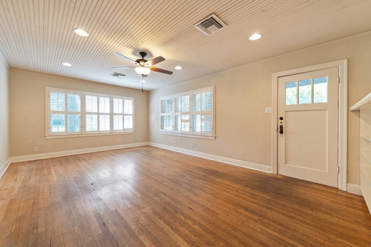 Apartment for rent at 921 E 37th St, Austin, TX 78705