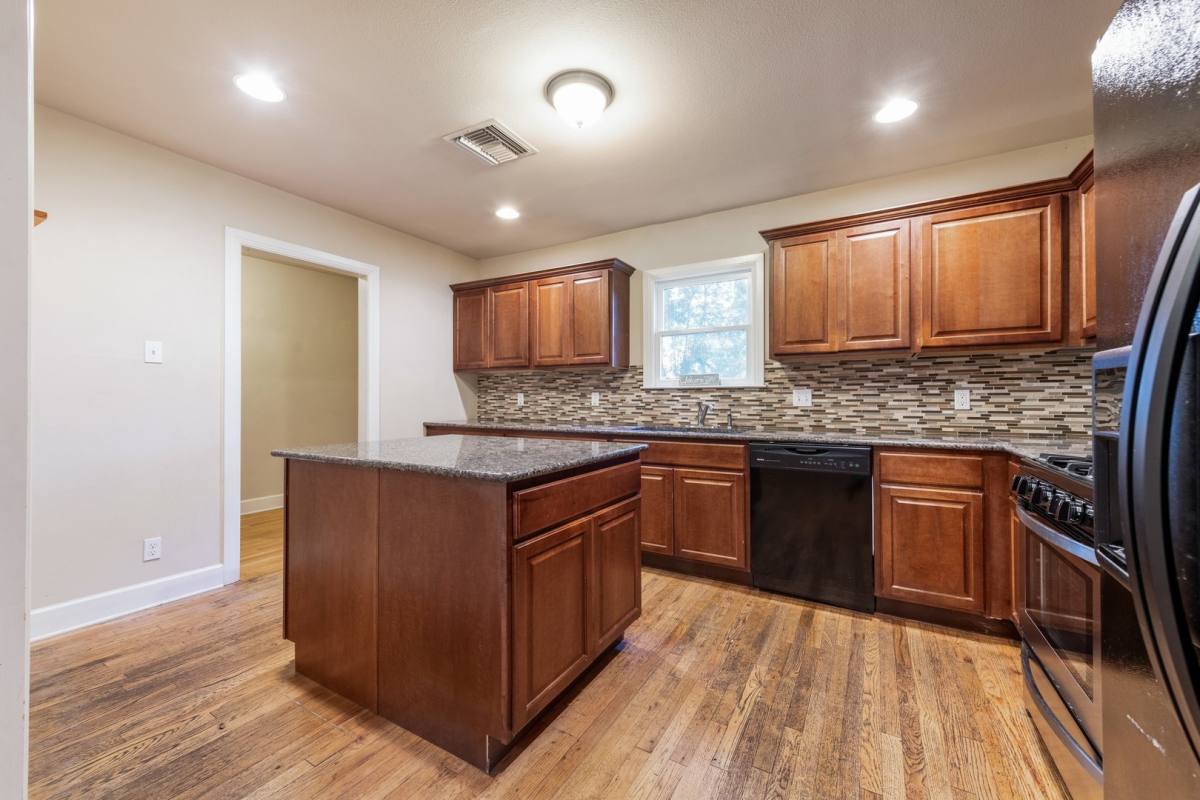 Apartment for rent at 921 E 37th St, Austin, TX 78705