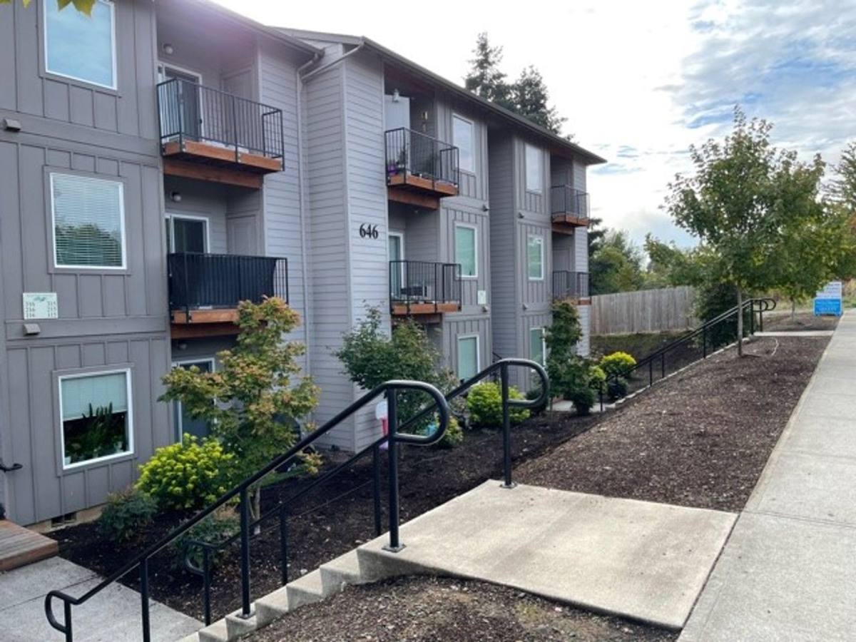 Apartment for rent at 640-648 River Valley Dr NW, Salem, OR 97304