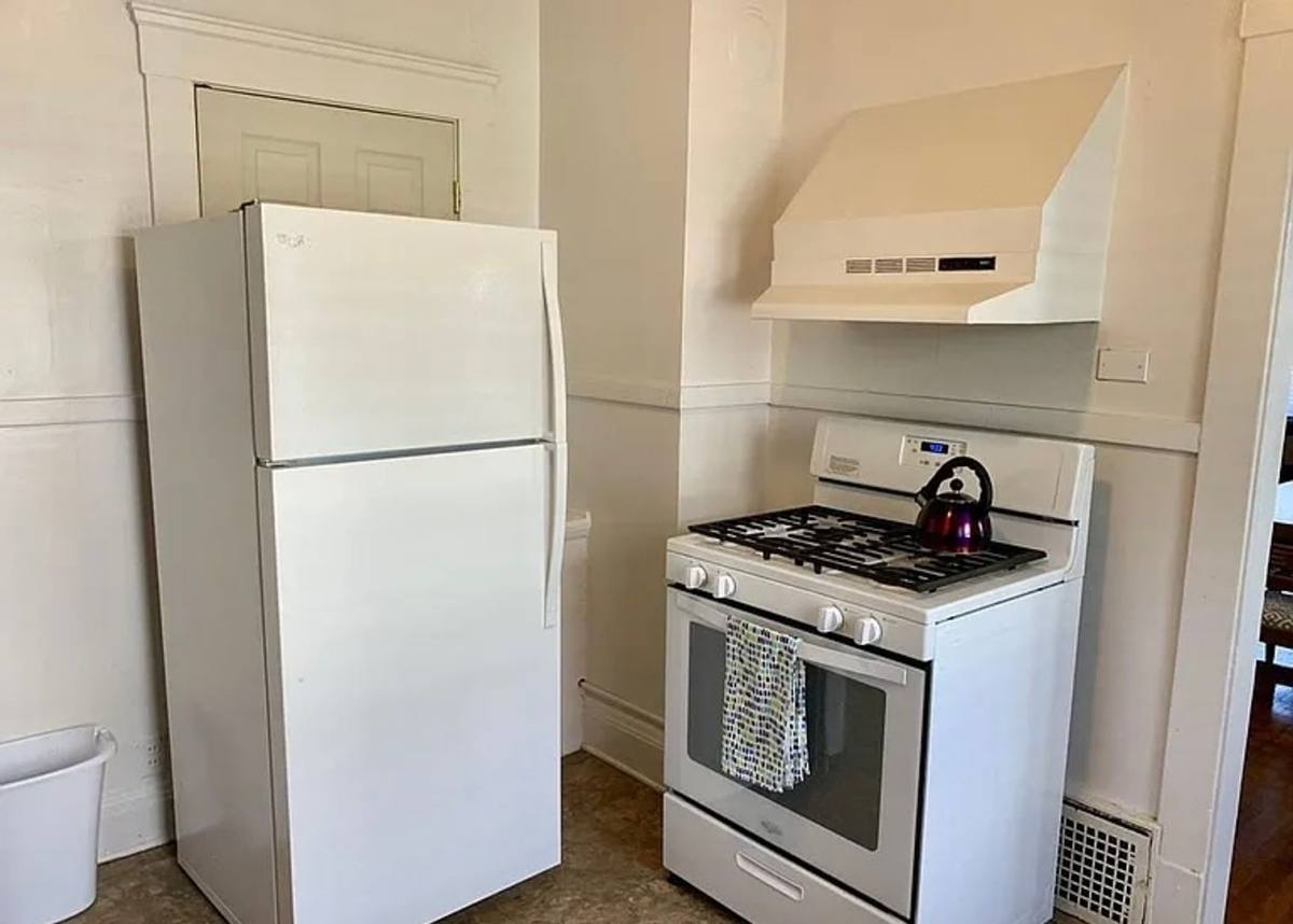Apartment for rent at 11710 Buckingham Ave, Cleveland, OH 44120