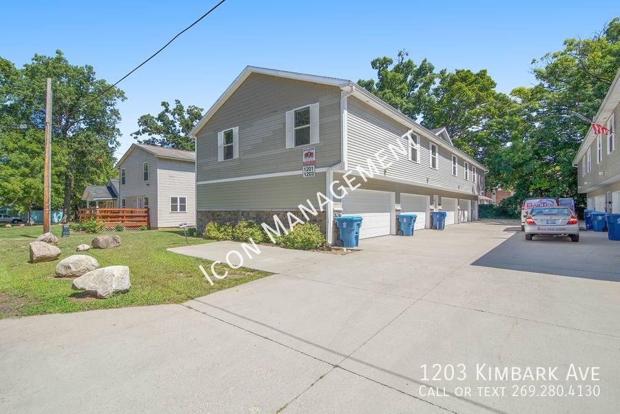 Townhouse for rent at 1203 Kimbark Ave, Kalamazoo, MI 49006