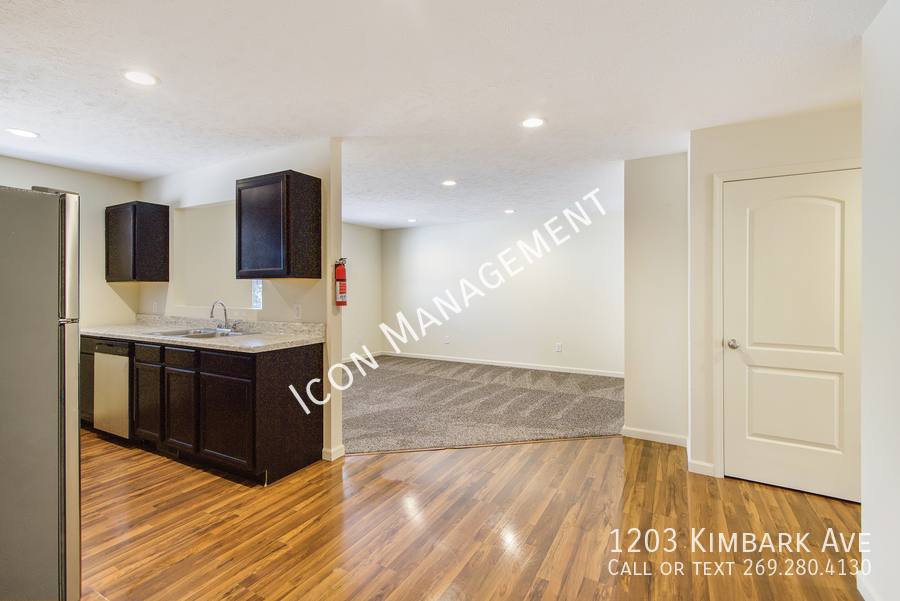 Townhouse for rent at 1203 Kimbark Ave, Kalamazoo, MI 49006
