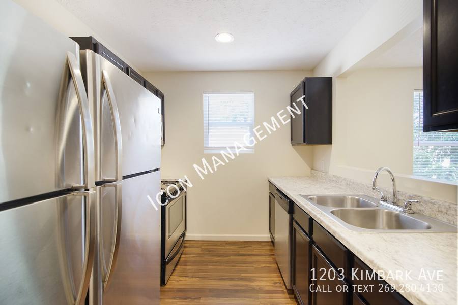 Townhouse for rent at 1203 Kimbark Ave, Kalamazoo, MI 49006