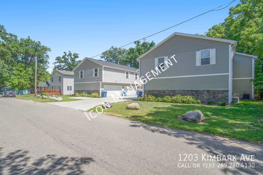Townhouse for rent at 1203 Kimbark Ave, Kalamazoo, MI 49006